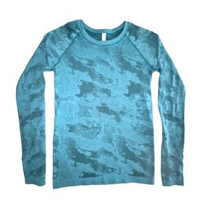 Athleta Momentum Camo Long Sleeve Size XS
